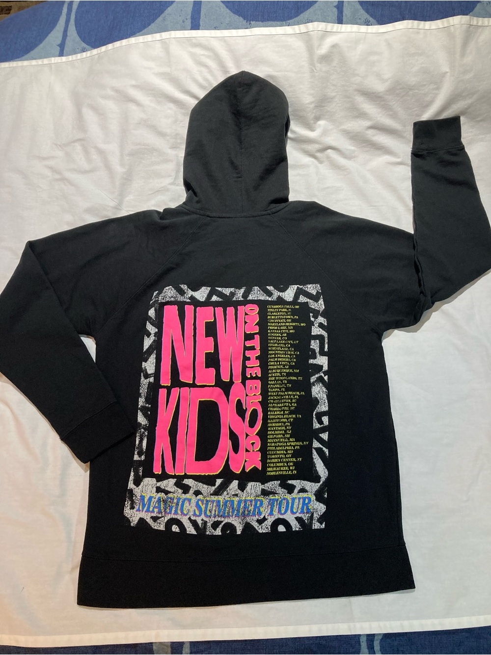 New Kids on the Block Pull over hoodie, Men’s size medium